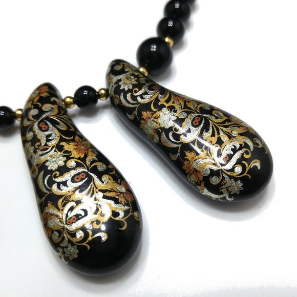 Vintage Japan Hand Painted Porcelain Necklace, Lucite Beads, 1950s - Picture 6 of 10